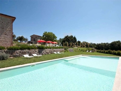 Esclusiva villa di 1000 mq in vendita via aldo moro, 8, Montegabbione, Umbria