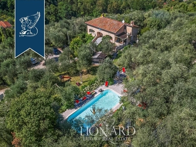 Esclusiva villa di 360 mq in vendita Camaiore, Italia