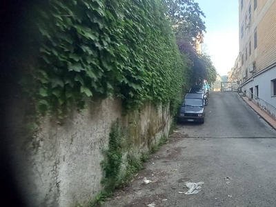 Magazzino in affitto a Napoli