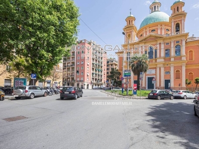 PIAZZA ALIMONDA RISTRUTTURATI MQ. 90 - PIANO ALTO