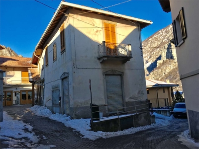 Porzione di casa in vendita in Via Roma , Ballabio