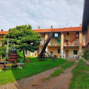 Porzione di casa in vendita in VIA San Giovanni Bosco, Oggiona con Santo Stefano