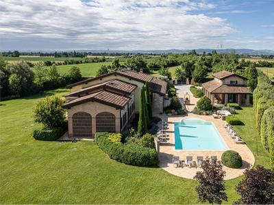 PORZIONE DI VILLA CON PARCO E PISCINA A COGNENTO