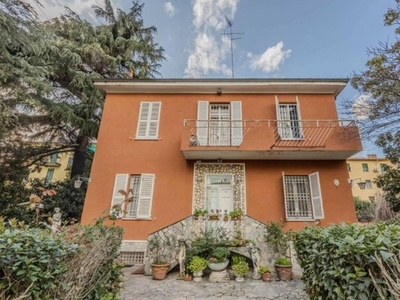 Prestigiosa villa di 395 mq in vendita Via Antonio Zannoni, Bologna, Emilia-Romagna