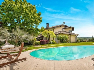 Prestigiosa villa in vendita Besozzo, Lombardia