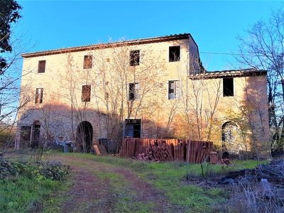 Rustico casale da ristrutturare a Barberino Tavarnelle