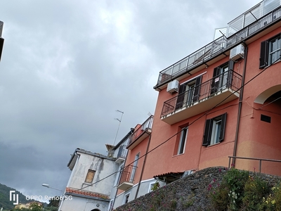Villa a schiera in Via Roma - Feroleto Antico