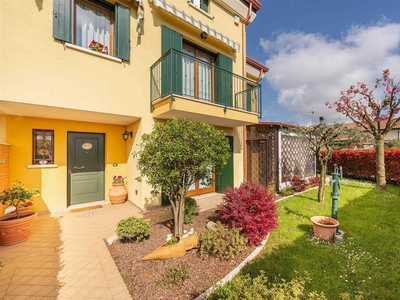Villa Bifamiliare in vendita a San Donà di Piave - Zona: Passarella
