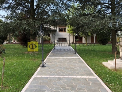 Villa Bifamiliare in vendita a Spinea - Zona: Crea
