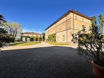 Villa di 1500 mq in vendita - Alseno