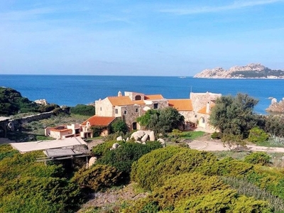 Prestigiosa villa di 300 mq in vendita Santa Teresa Gallura, Sardegna