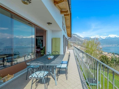 Villa in vendita 3 Stanze da letto a Pianello Del Lario