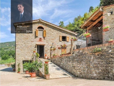 Villa in vendita 5 Stanze da letto a Loro Ciuffenna