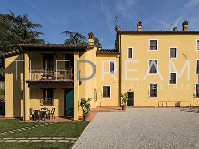 Villa in vendita 6 Stanze da letto a Lucca
