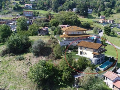 Villa in vendita 7 Stanze da letto a Pianello Del Lario