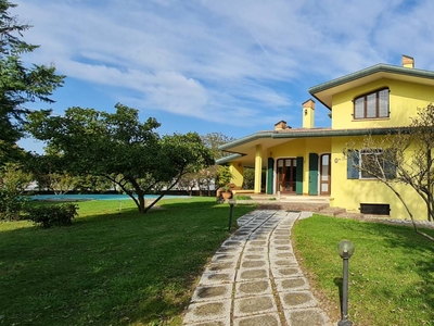 Villa in vendita a Loreggia