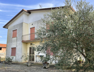 Villa in vendita a Portogruaro - Zona: Lugugnana