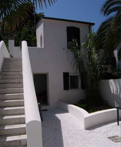 Casa semindipendente in buono stato di 130 mq. a Marina Di Carrara