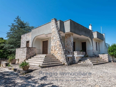 Villa bifamiliare in vendita a Fasano Brindisi