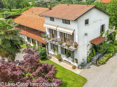 Villa in vendita a Romano Canavese Torino