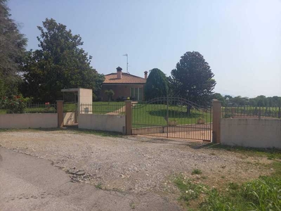 Villa Singola in Vendita ad Cormons