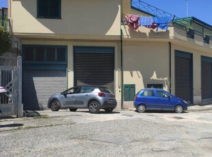 Affitto Magazzino, in zona CENTRO, BENEVENTO