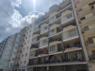 Appartamento di 3 vani /101 mq a Bari - Madonnella (zona Zona RAI)