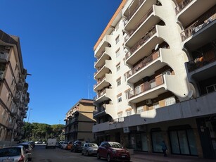Appartamento di 4 vani /130 mq a Bari - San Pasquale alta