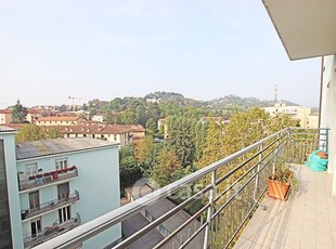 Appartamento in Vendita in Viale Giulio Cesare a Bergamo