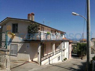 Appartamento Trilocale in ottime condizioni, in vendita in Via Giacomo Matteotti, San Nicola Manfredi