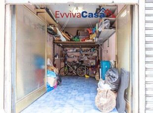 Box / Garage in vendita a Ancona - Zona: Grazie