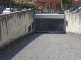 Box / Garage in vendita a Pontecagnano Faiano - Zona: Pontecagnano