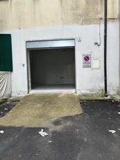 Box / Garage in vendita a Salerno - Zona: Carmine