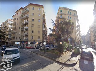 Box / Garage in vendita a Salerno - Zona: Torrione