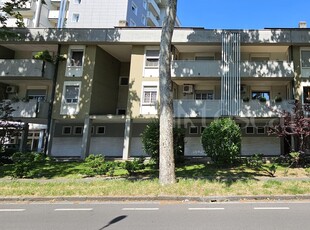 Casa a Reggio nell'Emilia in Via Maria Melato 19, Ospizio