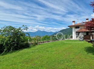 Casa indipendente con terrazzo a Tarcento