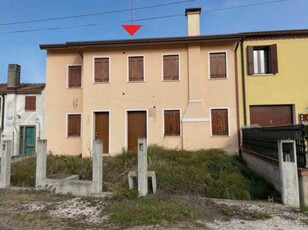 casa indipendente in Vendita ad Piacenza D`adige - 37500 Euro