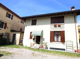 Casa indipendente in Vendita in Via Brizzi a Pescantina