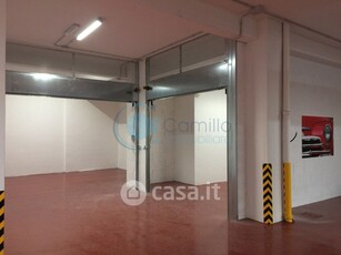 Garage/Posto auto in Vendita in Via Benedetto Croce 35 a Roma