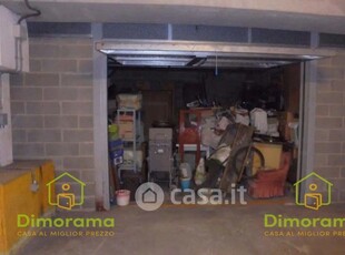 Garage/Posto auto in Vendita in Via Commercio 1 a Cento