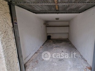 Garage/Posto auto in Vendita in Via Petrarca a Merano
