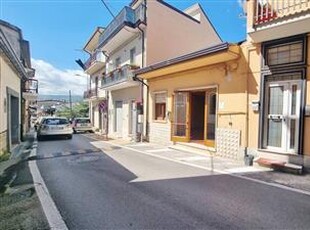 Locale commerciale in Affitto a 450€