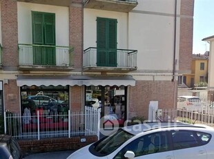 Negozio/Locale commerciale in Vendita in Via B. Gozzoli a Empoli
