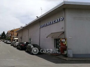 Negozio/Locale commerciale in Vendita in Via Giovanni Alessio 73 a Cittanova