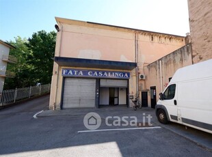 Negozio/Locale commerciale in Vendita in Viale Antonio Gramsci a San Giovanni Valdarno