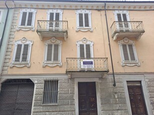 Palazzo / Stabile in vendita a Costigliole d'Asti