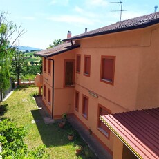 Quadrilocale in vendita a Serra San Quirico