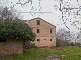 Rustico / Casale in vendita a Morro d'Alba - Zona: Sant'Amico