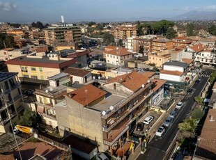 SAN CESAREO: APPARTAMENTO CENTRALE RISTRUTTURATO