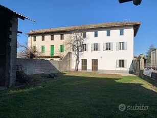 SOLEGGIATA CASA DI TESTA TRICAMERE CON SCOPERTO...